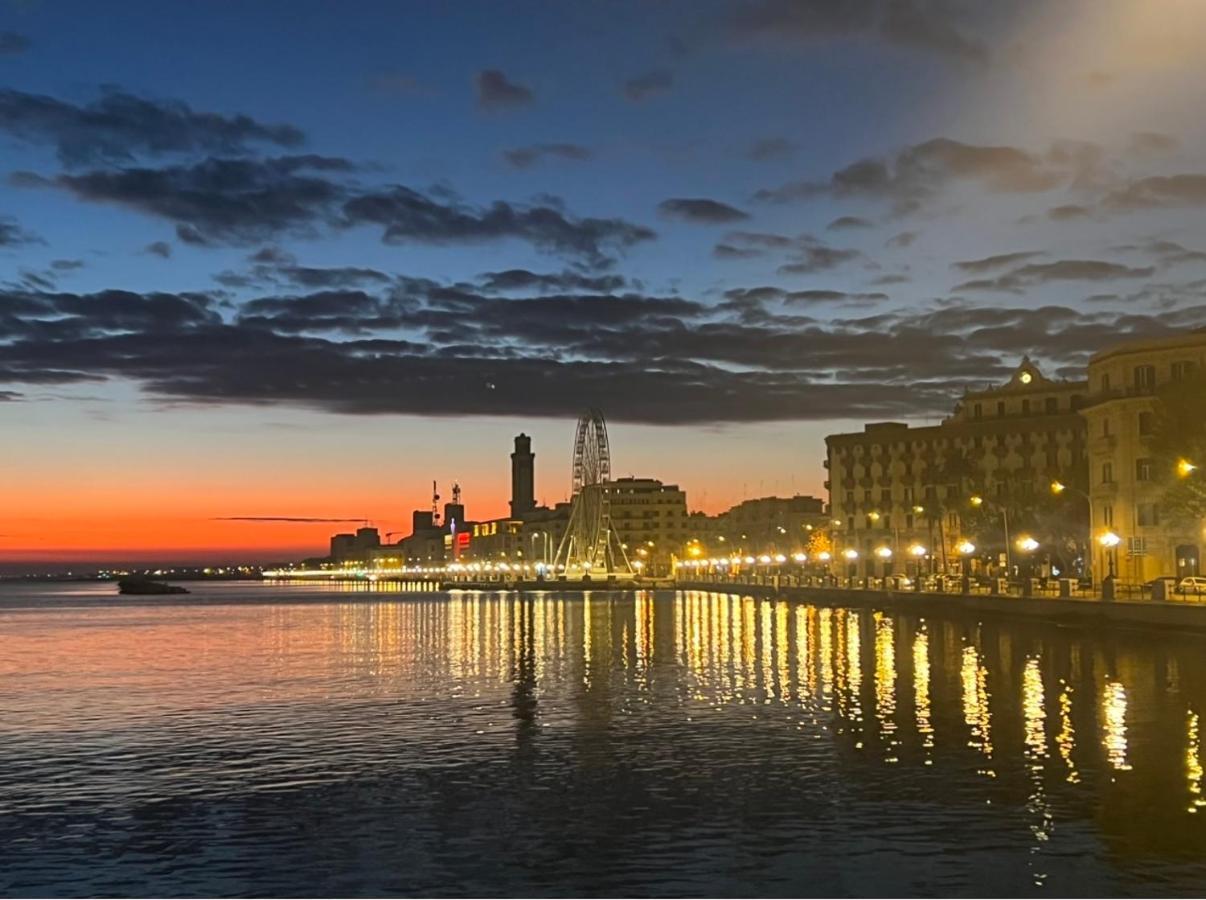Вилла Porto Antico Бари Экстерьер фото