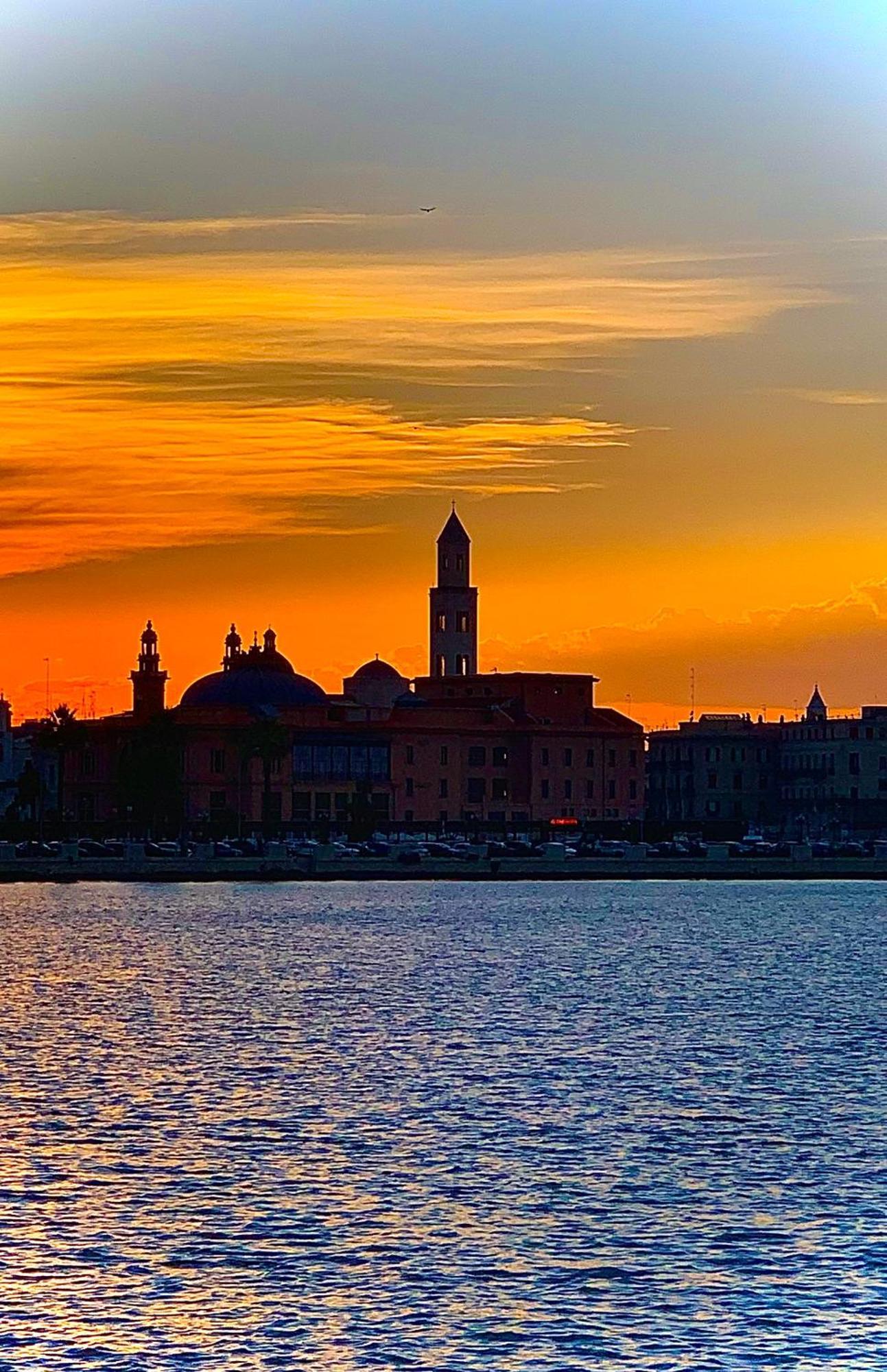 Вилла Porto Antico Бари Экстерьер фото